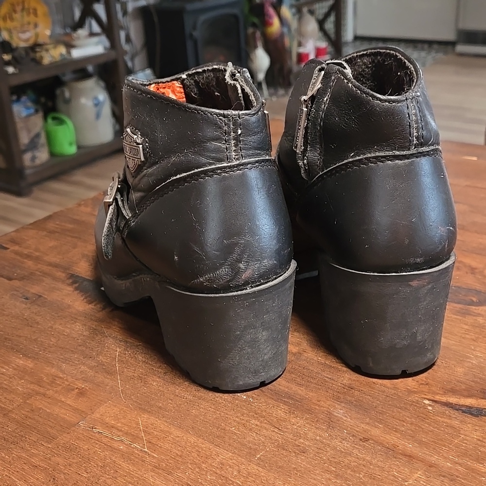 Harley-Davidson Womens Black Leather Ankle Boots with Buckle Accent Size 6 - Picture 3 of 8